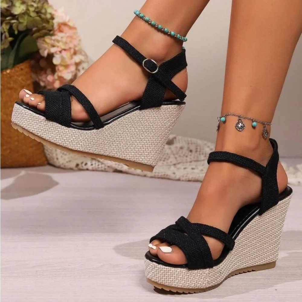 Nivea Black Espadrille Wedge Sandals NEW 🏷️